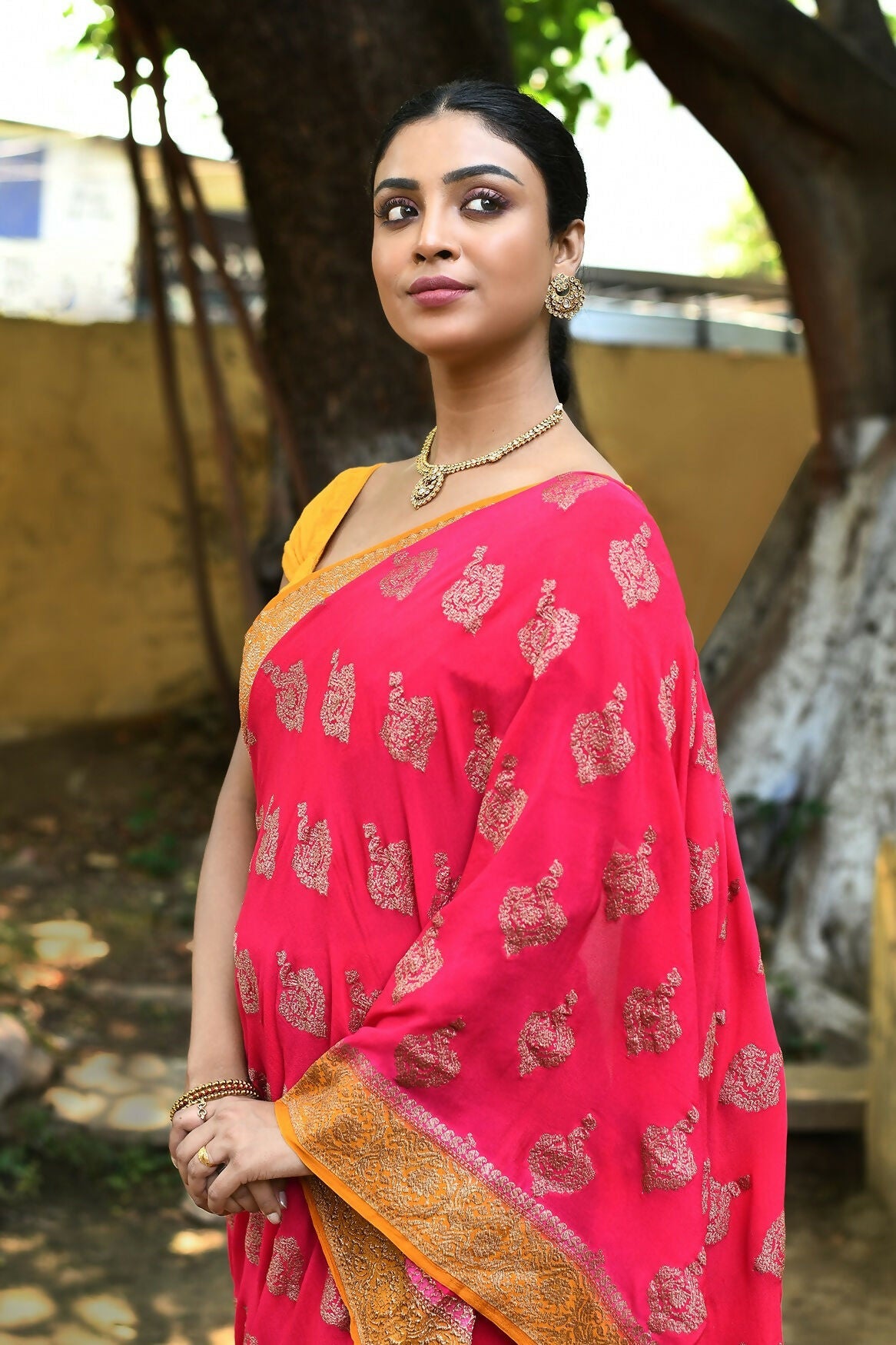 Joban Fashion Bright Pink Crepe Chiffon Pure Handloom Banarasi Silk Saree | Swadesiicart
