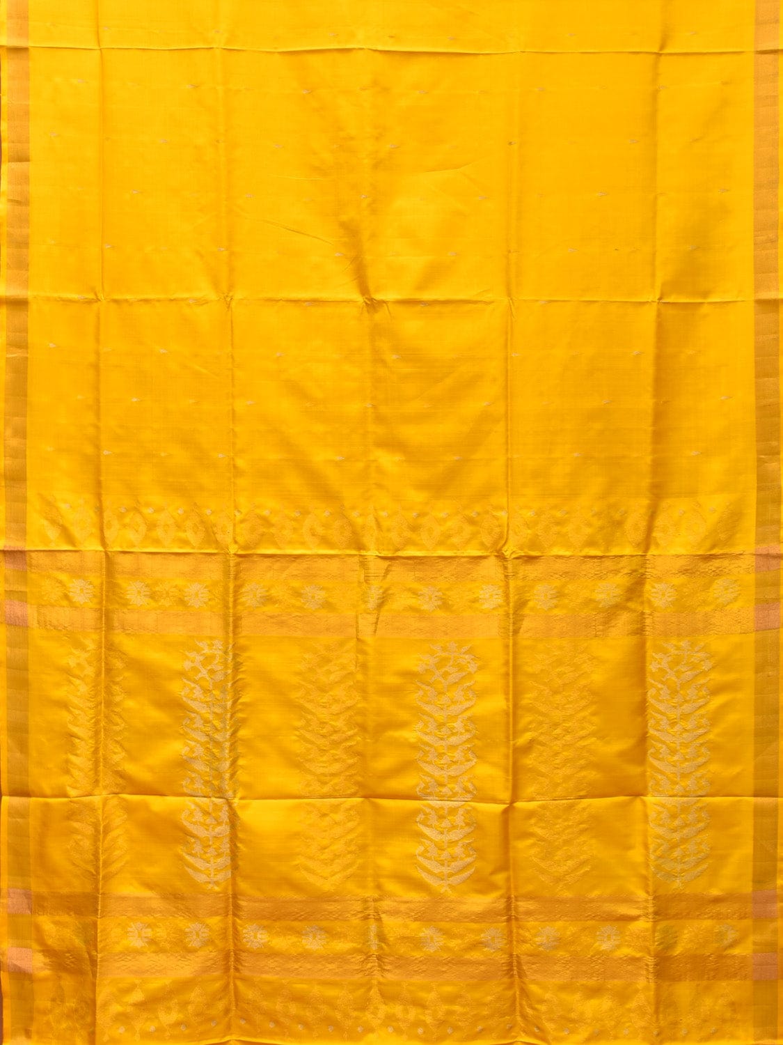Yellow Uppada Silk Handloom Saree with Karpur Pallu Design - Global Threads | Swadesiicart