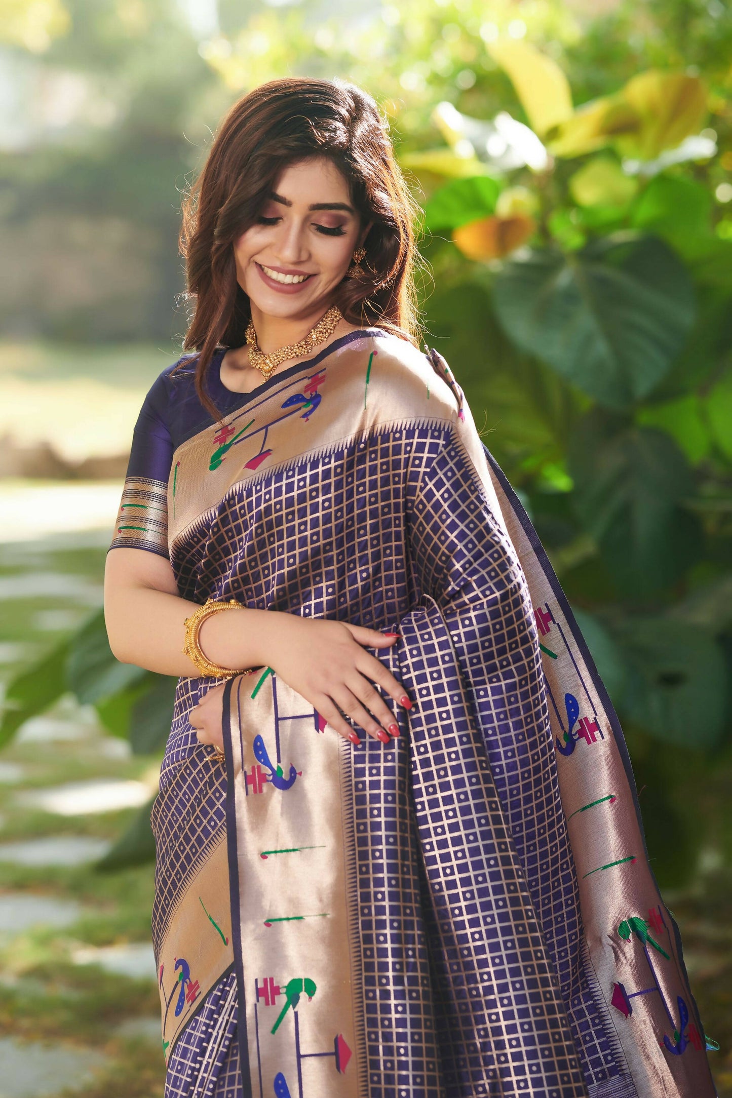 Vishnu Weaves Women's Royal Blue Paithani Silk Minakari Zari Woven Saree with Unstitched Blouse - Swadesiicart