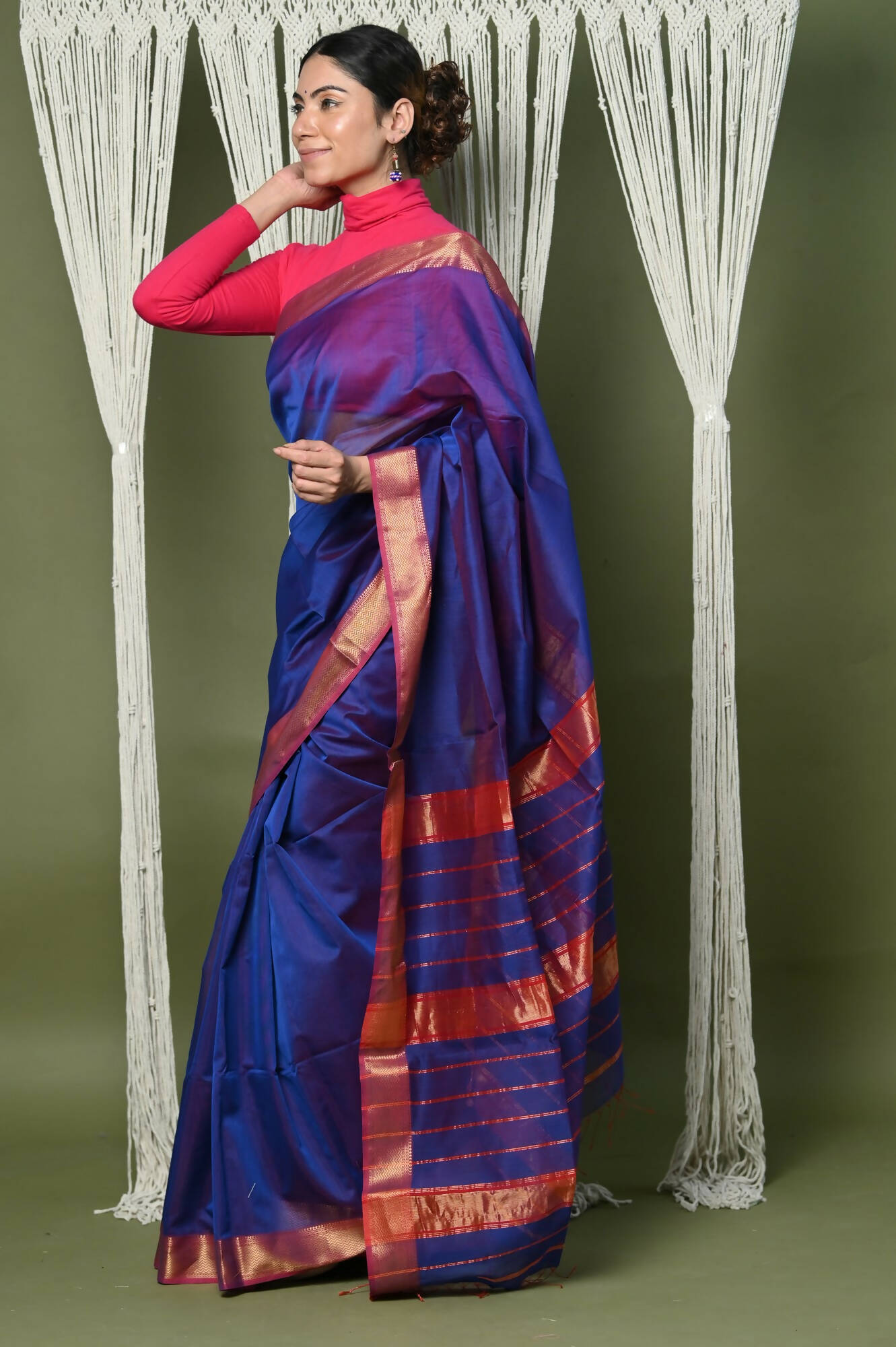 Very Much Indian Handloom Cotton Silk Maheshwari Saree With Sleek Golden Border - Dark Blue | Swadesiicart