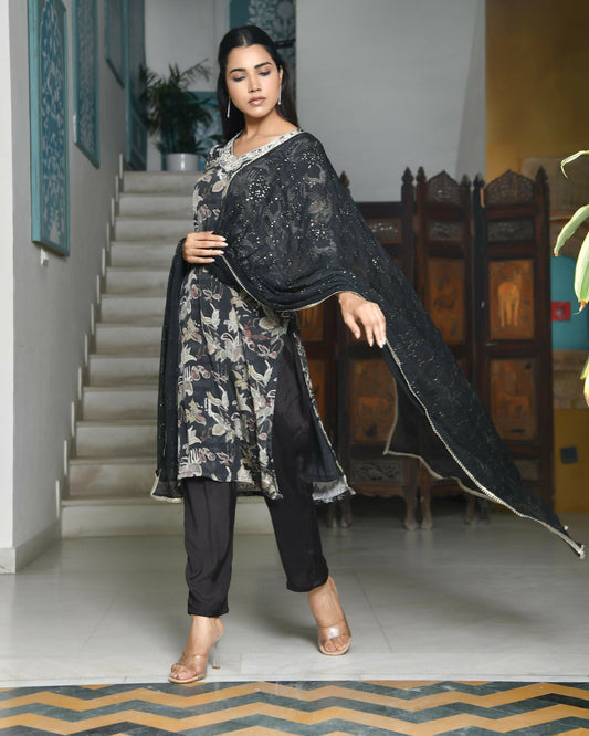 Vaasva Women's Black Crepe Embroidered Suit Set | Swadesiicart