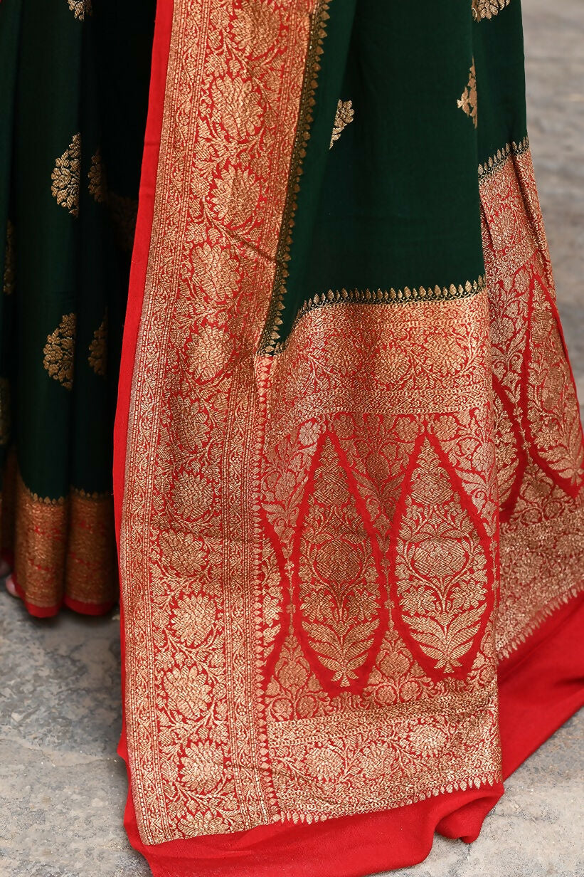 Joban Fashion Emerald Green Crepe Chiffon Pure Handloom Banarasi Silk Saree | Swadesiicart