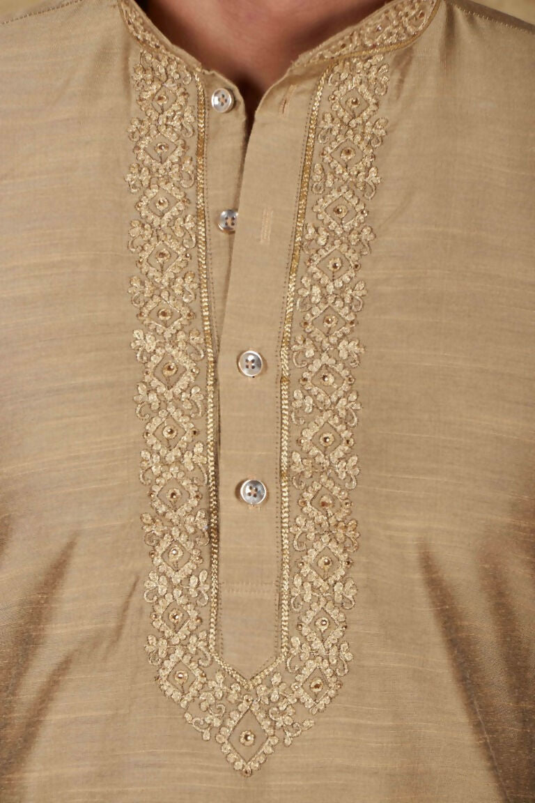 Bluesaanchi Men's Handloom Embroidered Ecru Kurta Set | Swadesiicart