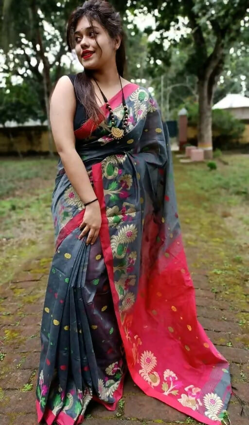 Exclusive Collection Grey Beautiful Handloom Silk Cotton Saree - Swadesiicart