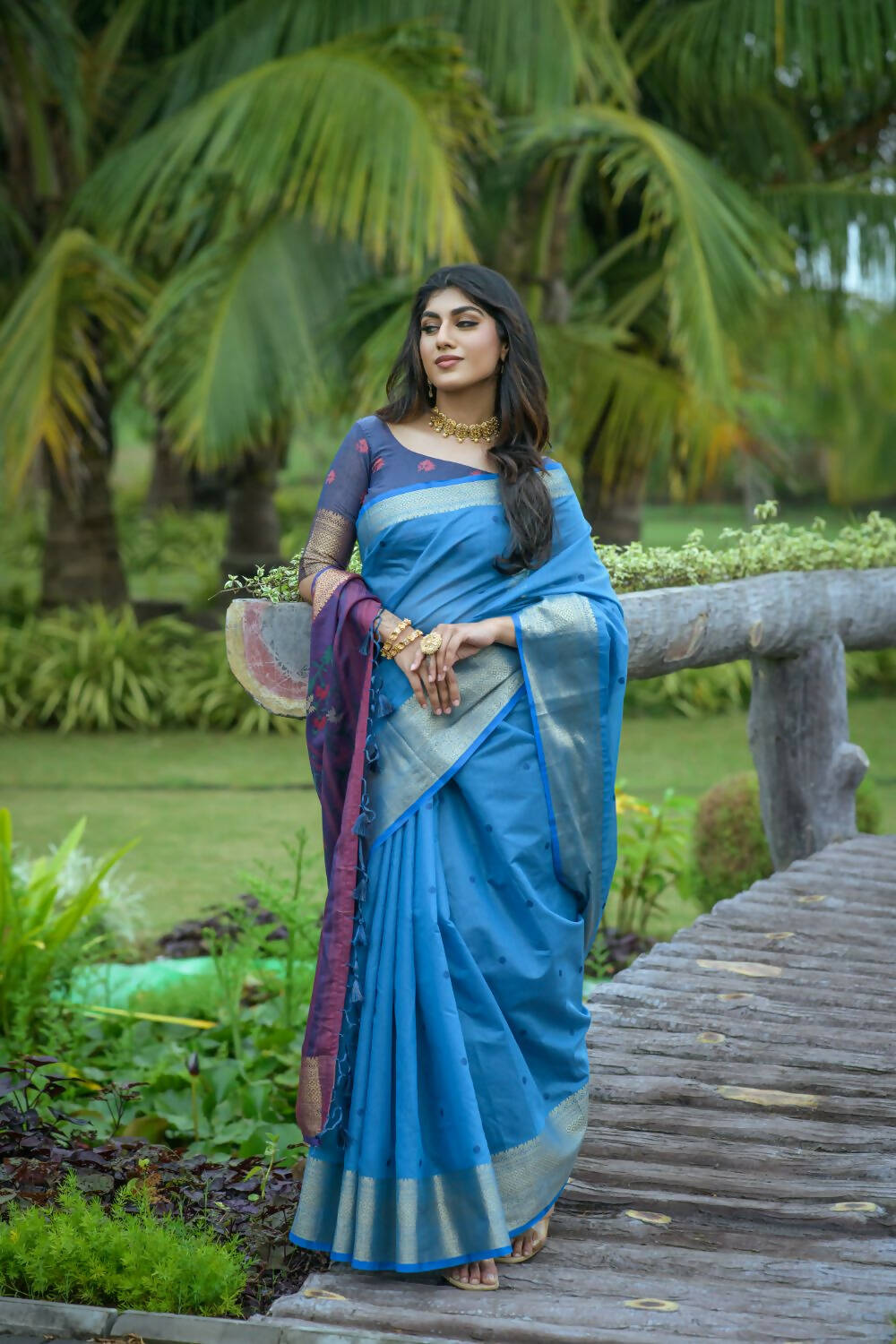 Vishnu Weaves Women's Blue Cotton Silk Zari Woven Saree with Blouse - Swadesiicart
