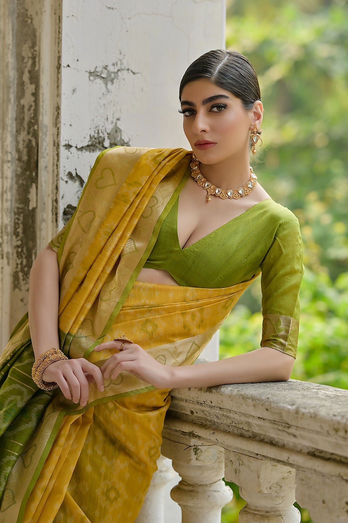 Vishnu Weaves Women's Yellow Raw Silk Thread Ikkat Woven Saree with Blouse - Swadesiicart