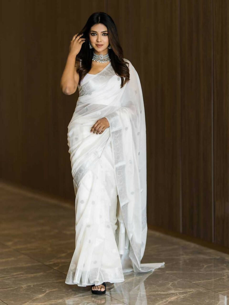 DEIANA'S Beautiful Designer Golden zari Soft Cotton Saree - White - Swadesiicart