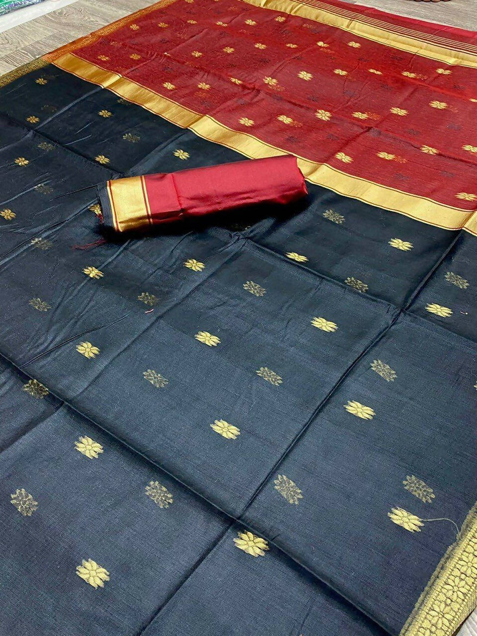 DEIANA'S Beautiful Designer Golden zari Soft Cotton Saree - Navy Blue - Swadesiicart