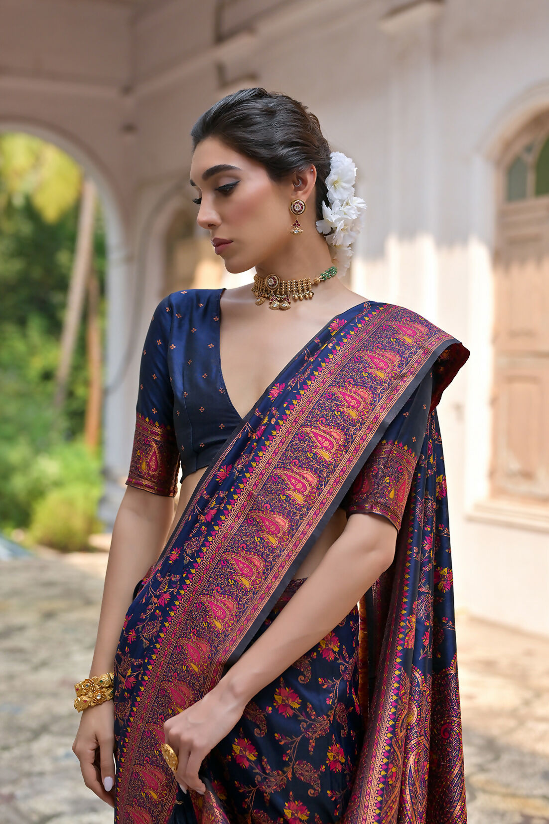 Vishnu Weaves Women's Navy-Blue Silk Woven Saree with Blouse - Swadesiicart