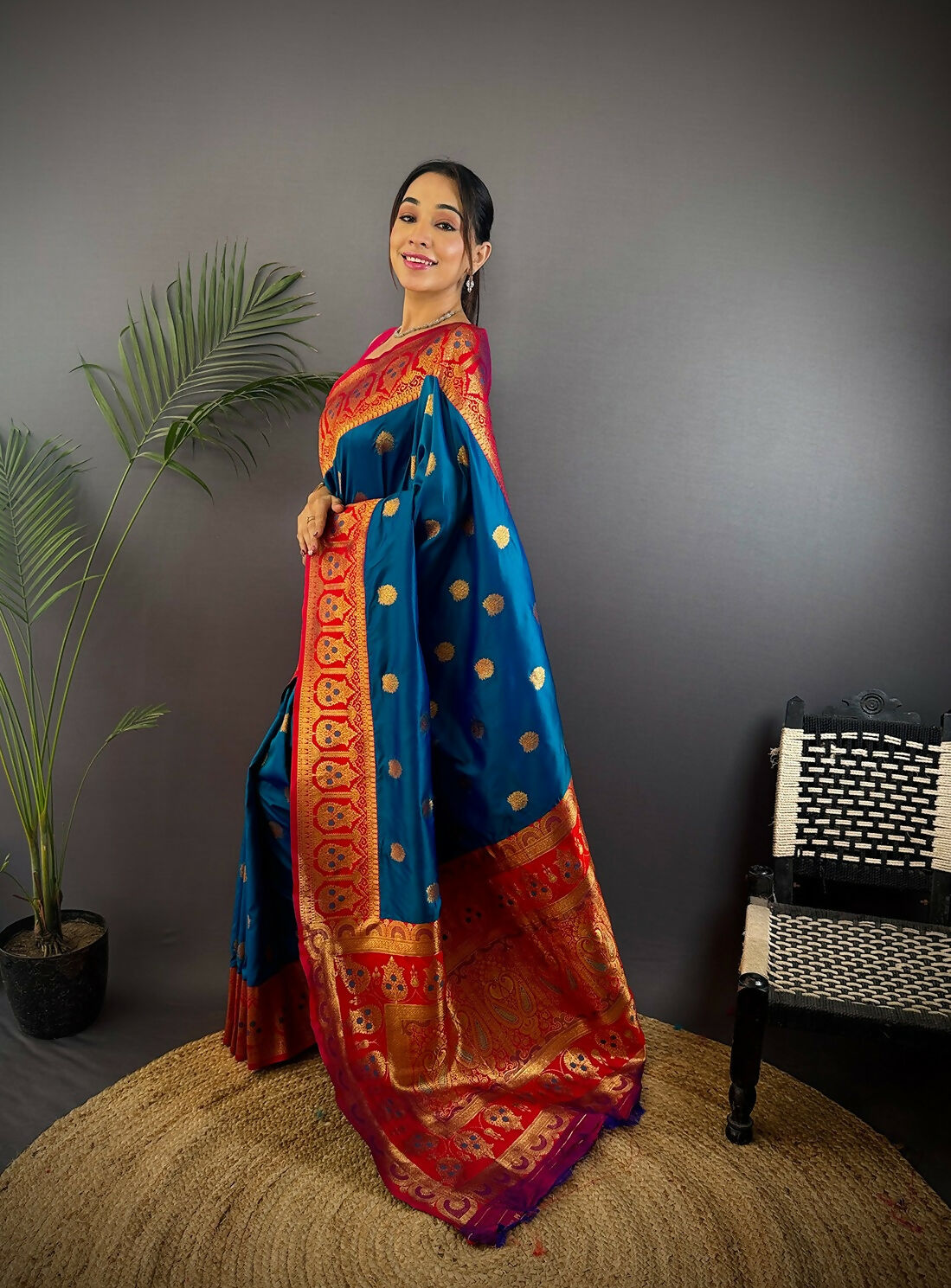 Joban Fashion Red Butti Banarasi Silk Sarees | Swadesiicart