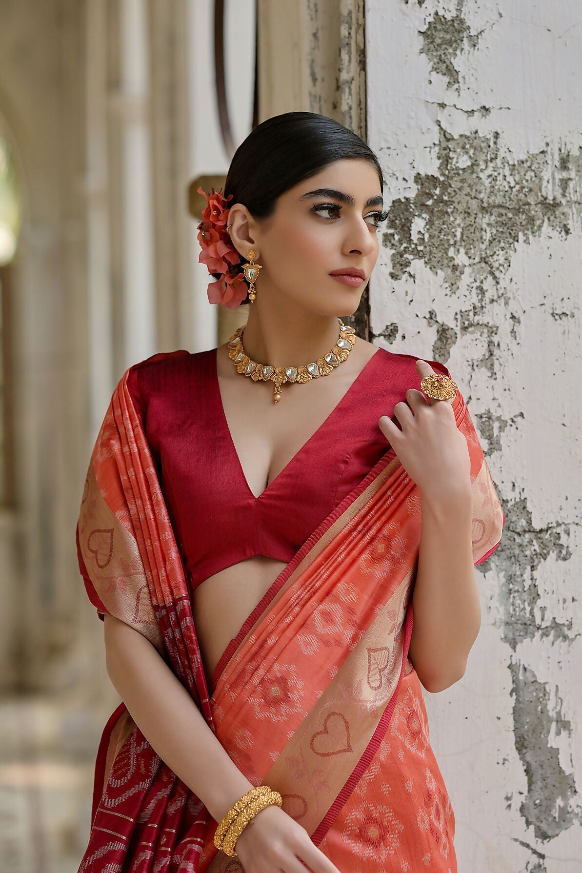 Vishnu Weaves Women's Orange Raw Silk Thread Ikkat Woven Saree with Blouse - Swadesiicart