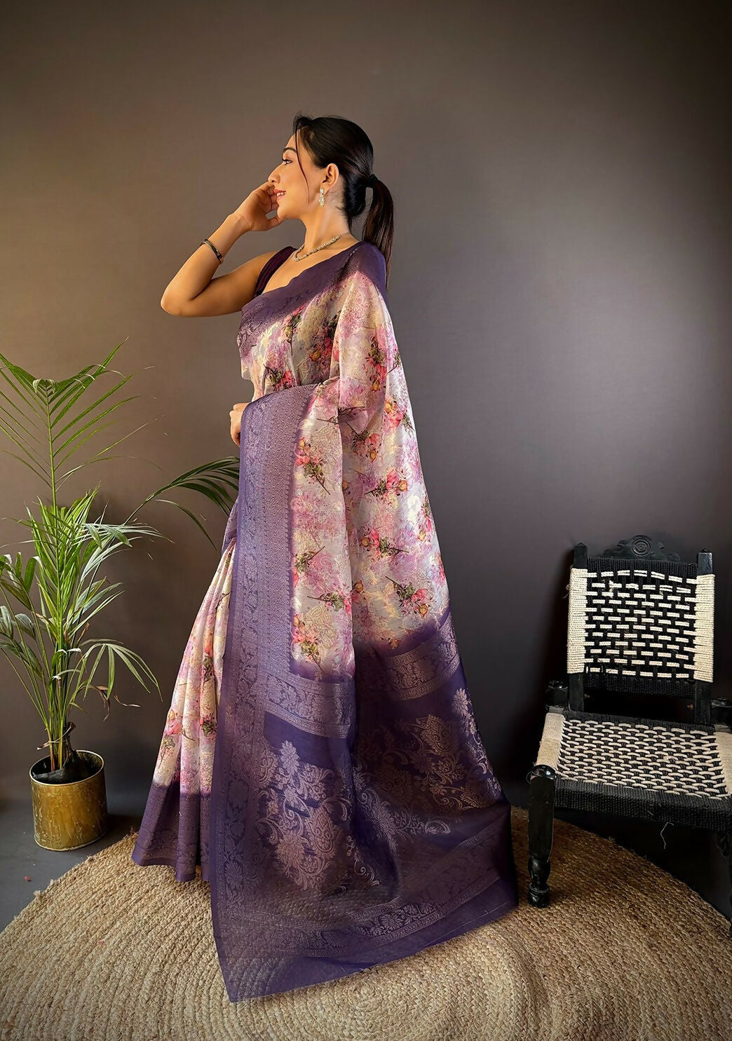 Joban Fashion Light Purple Floral Motifs Banarasi Silk Sarees | Swadesiicart