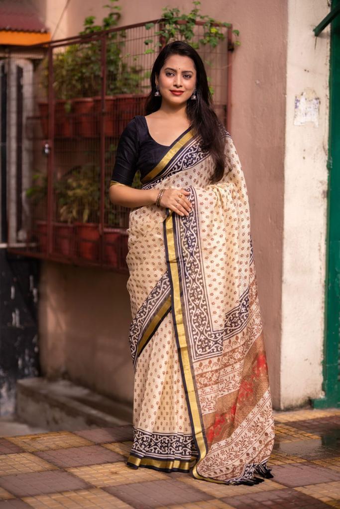 Cream Silk Blend Geometric Saree with Unstitched Blouse - Hiral Fashion | Swadesiicart