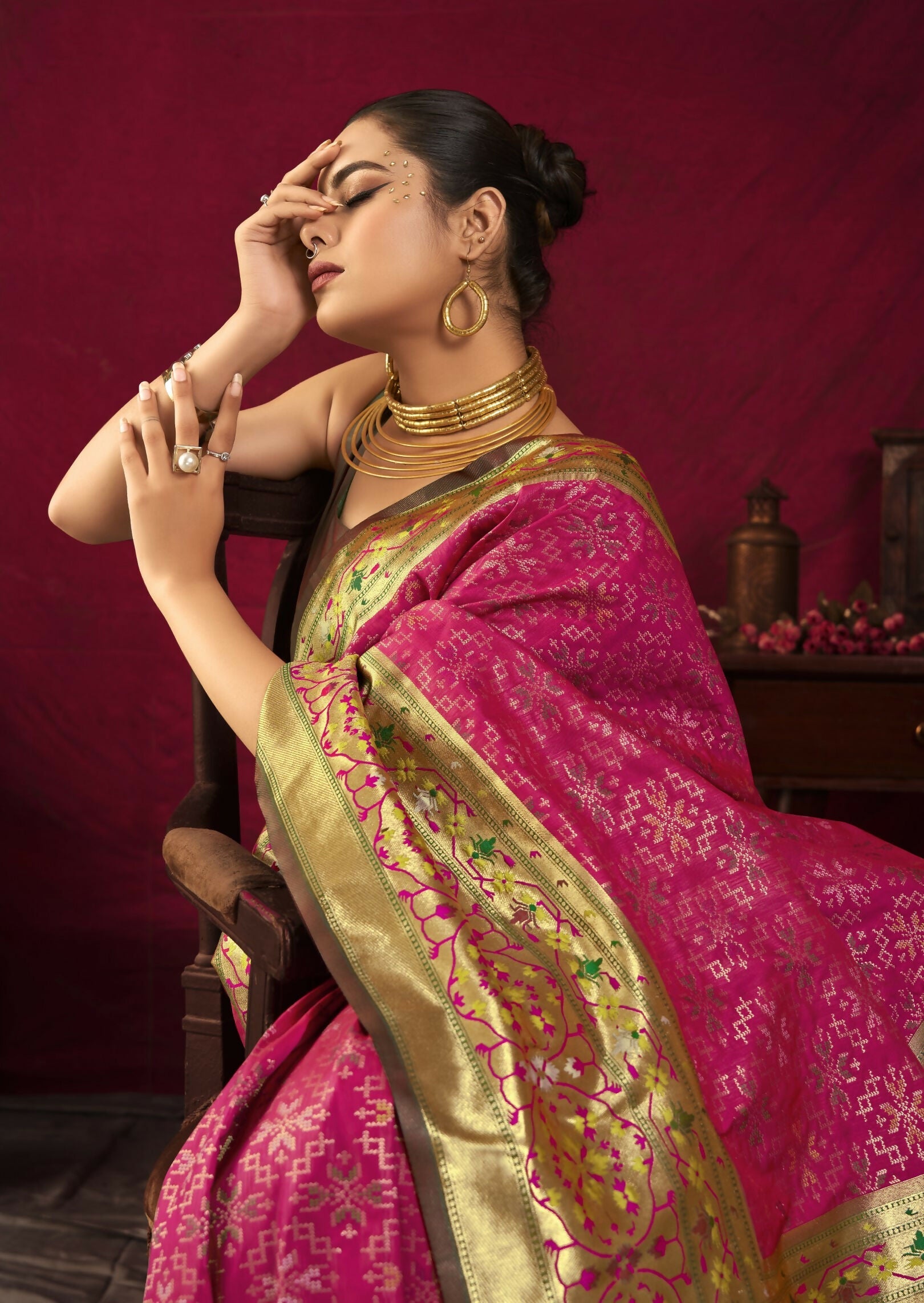 Vishnu Weaves Women's Pink Paithani Silk Saree with Blouse - Swadesiicart