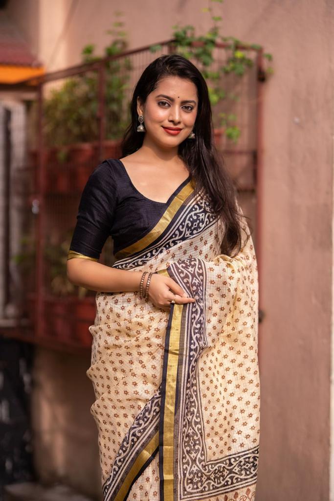 Cream Silk Blend Geometric Saree with Unstitched Blouse - Hiral Fashion | Swadesiicart