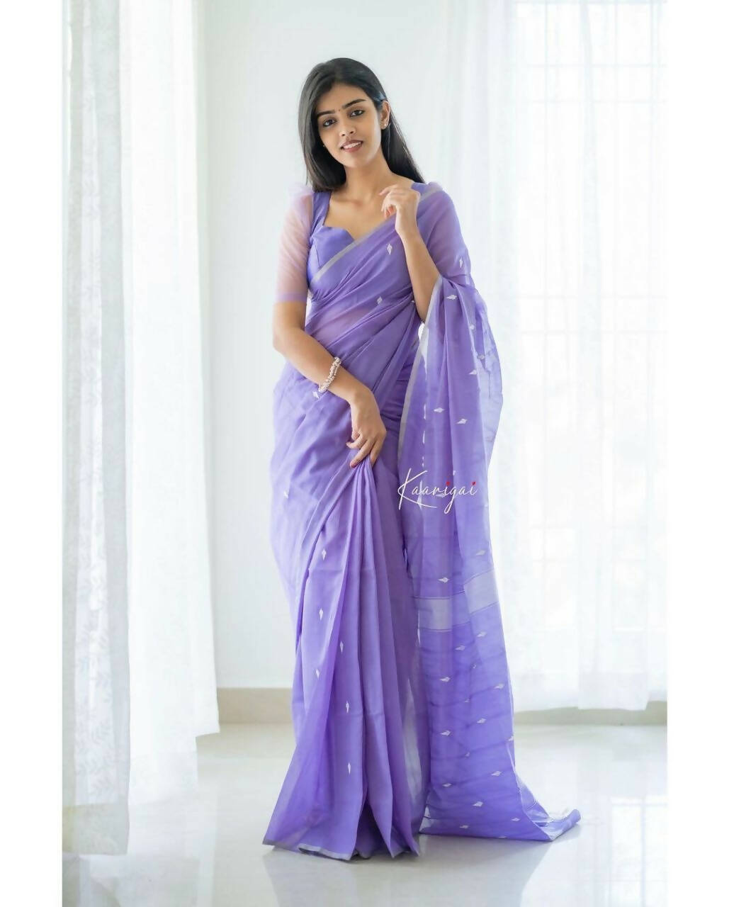 DEIANA'S Beautiful Designer Golden zari Soft Cotton Saree - Lavender - Swadesiicart