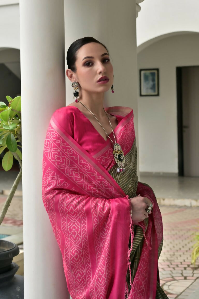 Vishnu Weaves Women's Pink Soft Tussar Silk Printed Saree with Blouse - Swadesiicart